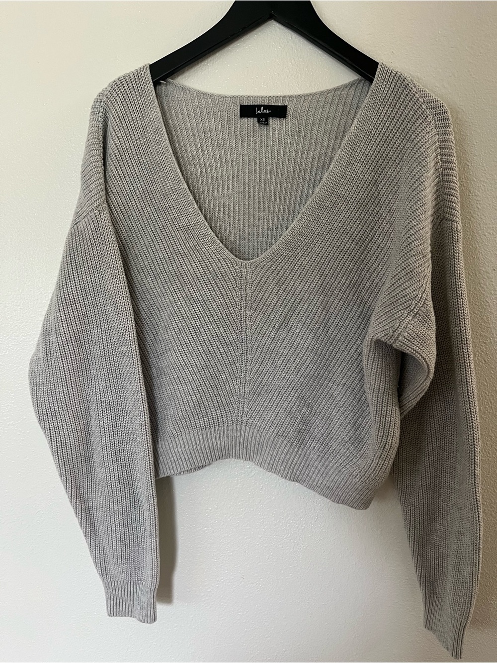 Lulu's Light Gray Ribbed V-Neck Cropped Sweater